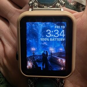 Apple Watch Series 3 42mm GPS + Decorative Band & 6 Clear Cases Bundle